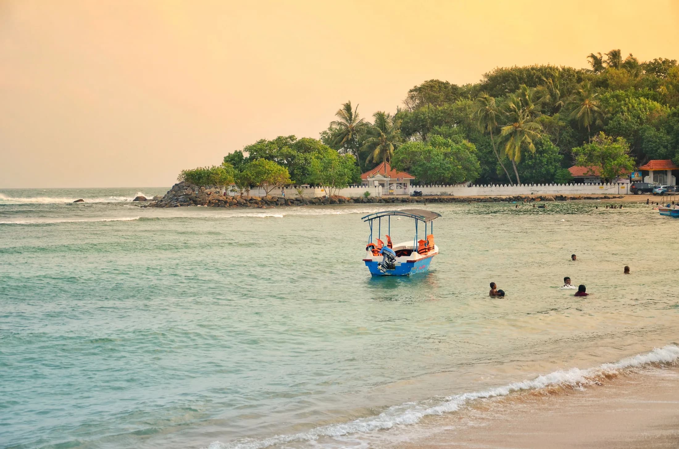 Private airport transfer vehicle for tourists in Sri Lanka